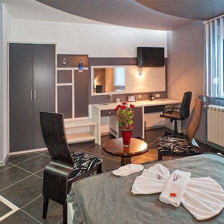 Garni Hotel Lama Крагуєваць Екстер'єр фото