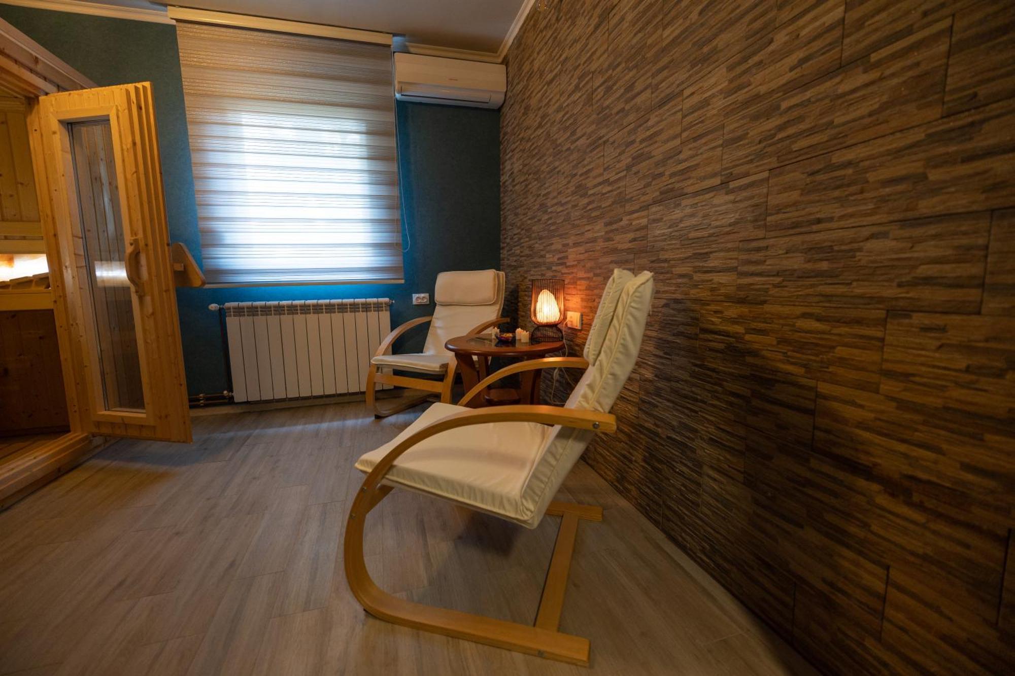 Garni Hotel Lama Крагуєваць Екстер'єр фото