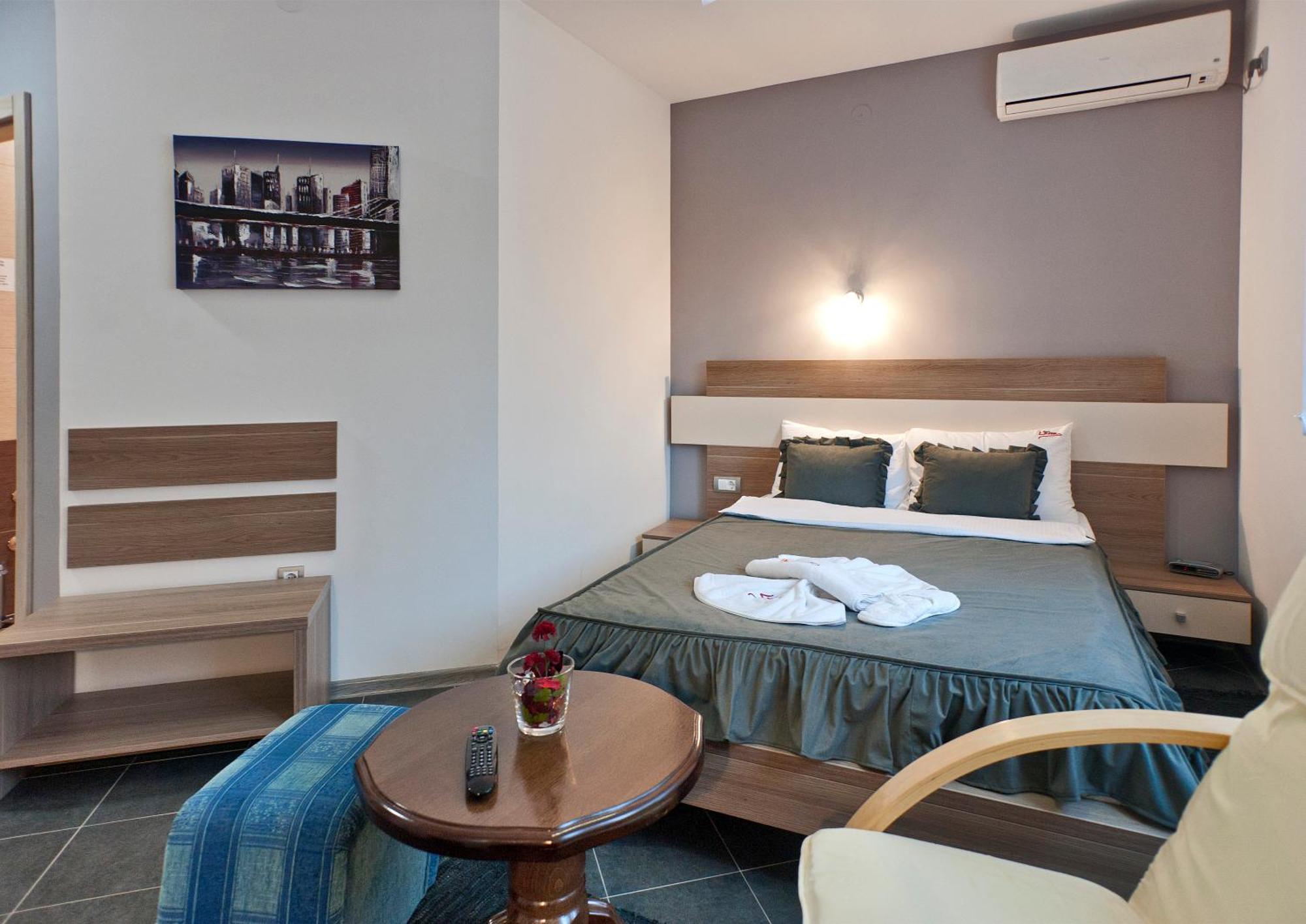 Garni Hotel Lama Крагуєваць Екстер'єр фото