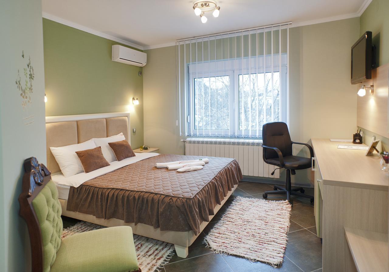 Garni Hotel Lama Крагуєваць Екстер'єр фото