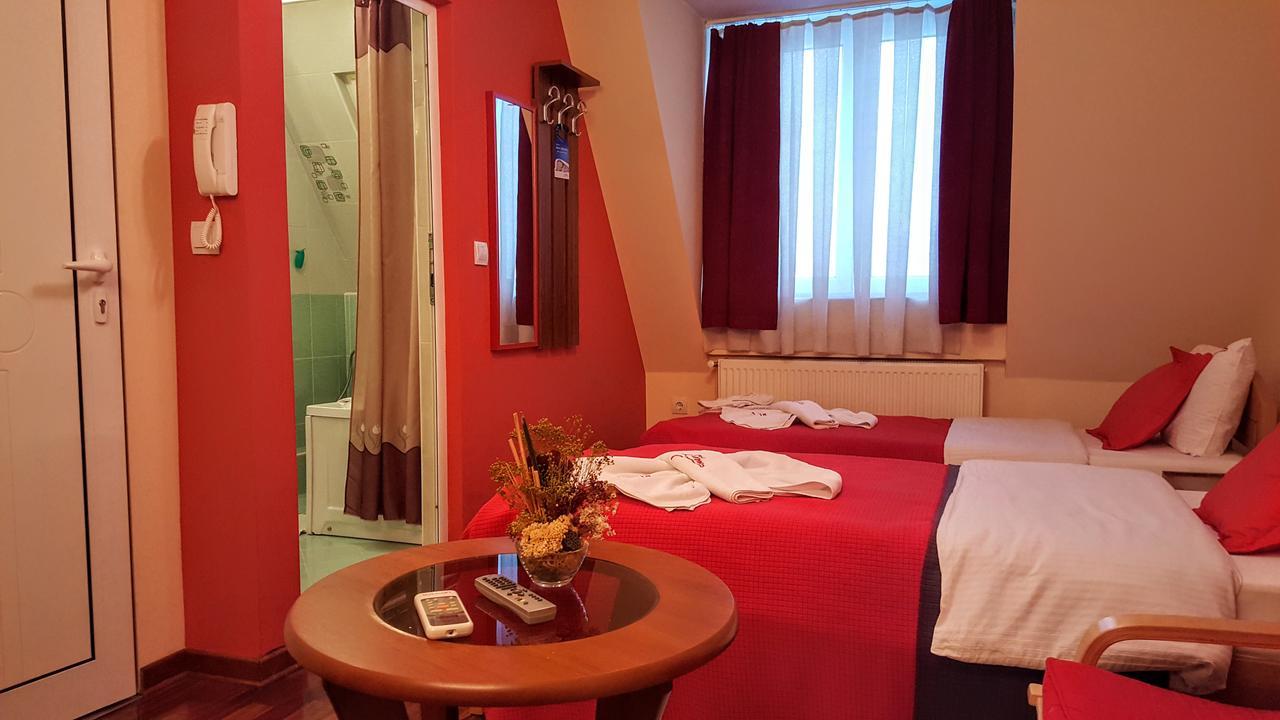 Garni Hotel Lama Крагуєваць Екстер'єр фото