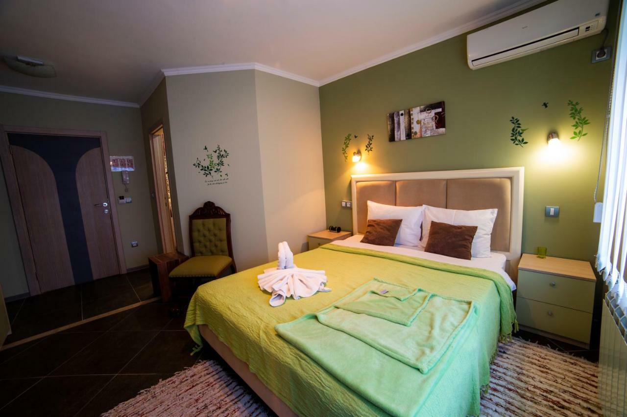 Garni Hotel Lama Крагуєваць Екстер'єр фото
