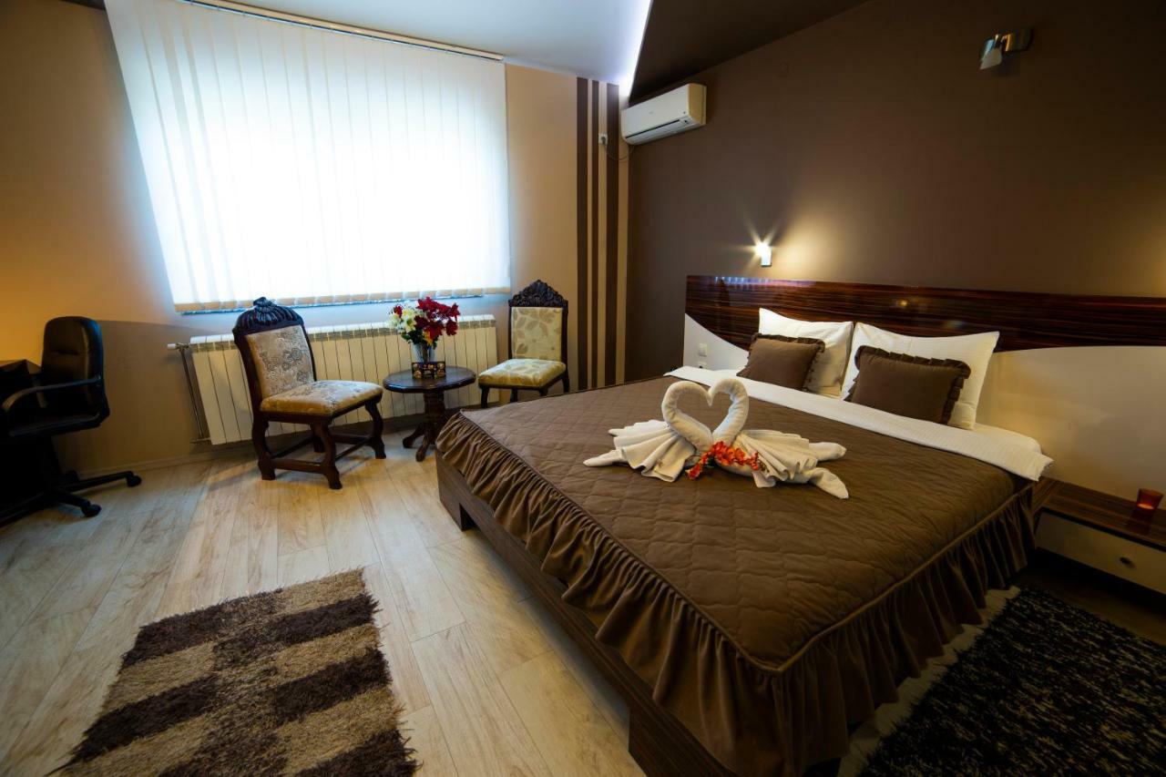 Garni Hotel Lama Крагуєваць Екстер'єр фото