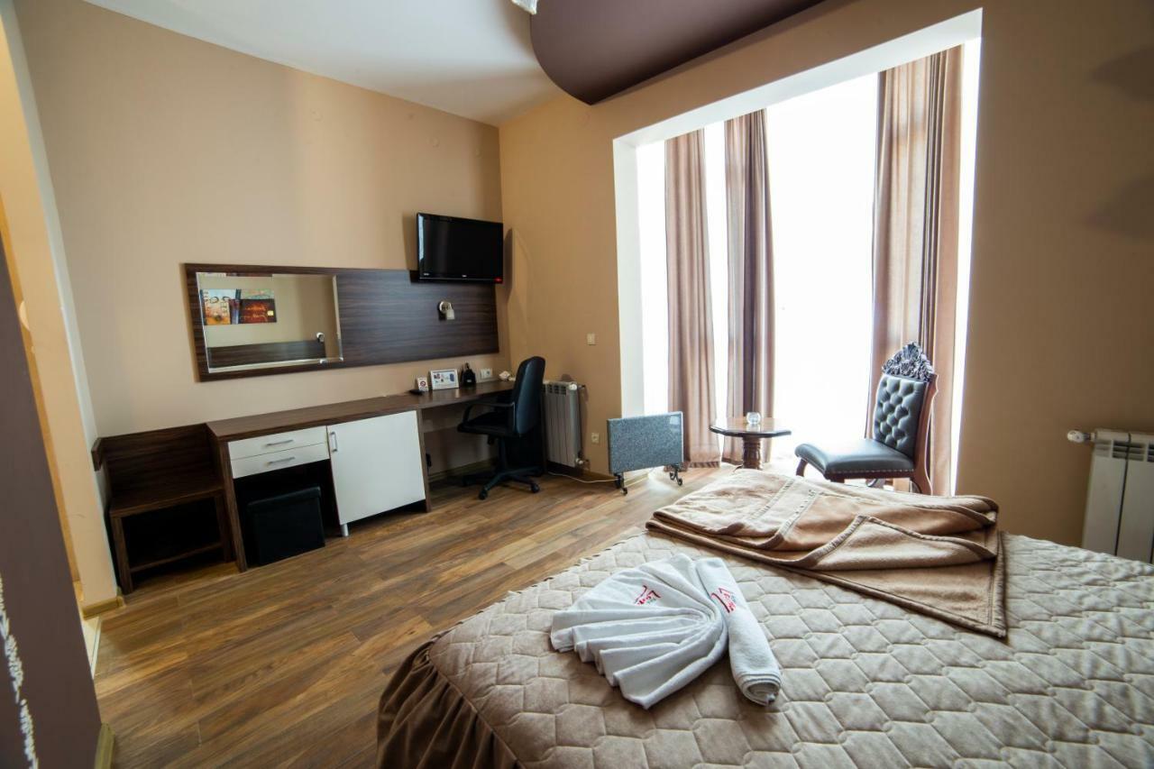 Garni Hotel Lama Крагуєваць Екстер'єр фото