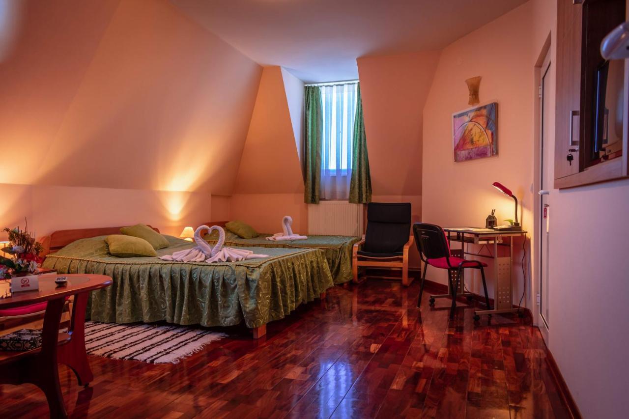Garni Hotel Lama Крагуєваць Номер фото